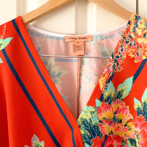 Flying Tomato wrap blouse NWOT - Picture 5 of 6